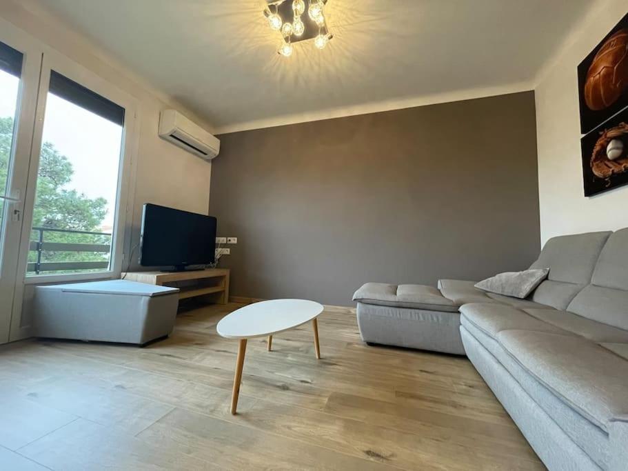 Appartement 2 Chambres +Parking นาร์บอนน์ ภายนอก รูปภาพ